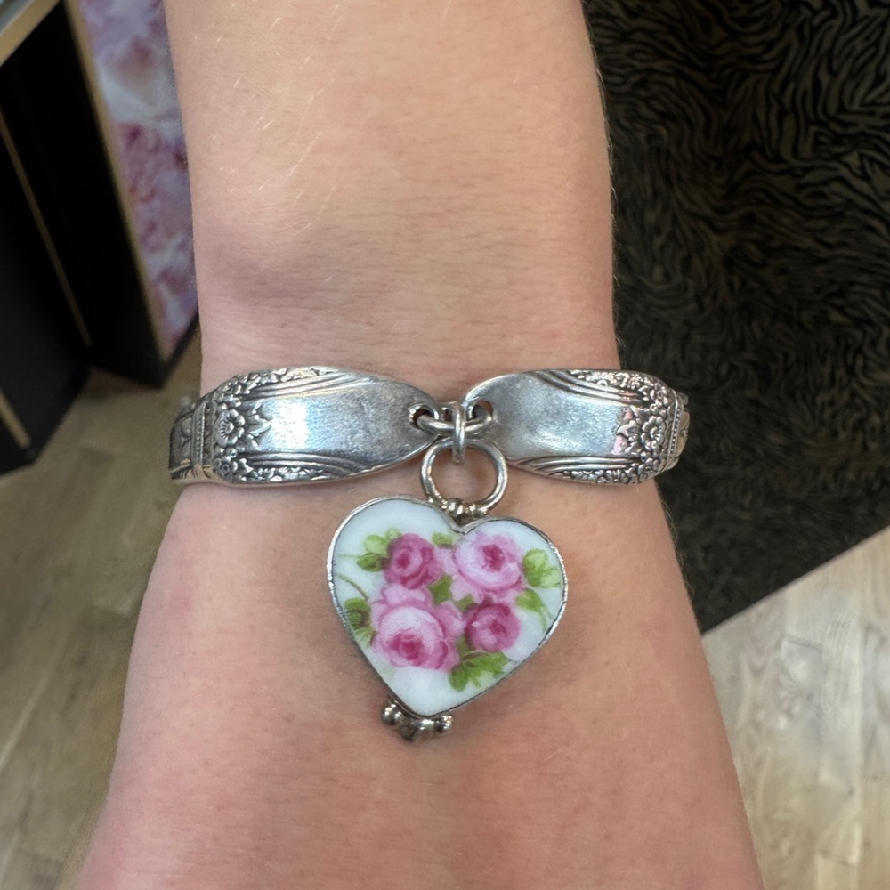 VTG .950 Sterling Spoon Bracelet w/ Hand-Painted Porcelain Heart Charm